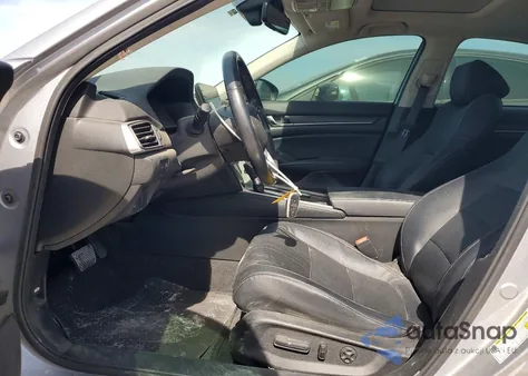 2018 Honda Accord Exl z USA, uszkodzony, nr VIN 1HGCV1F52JA121827